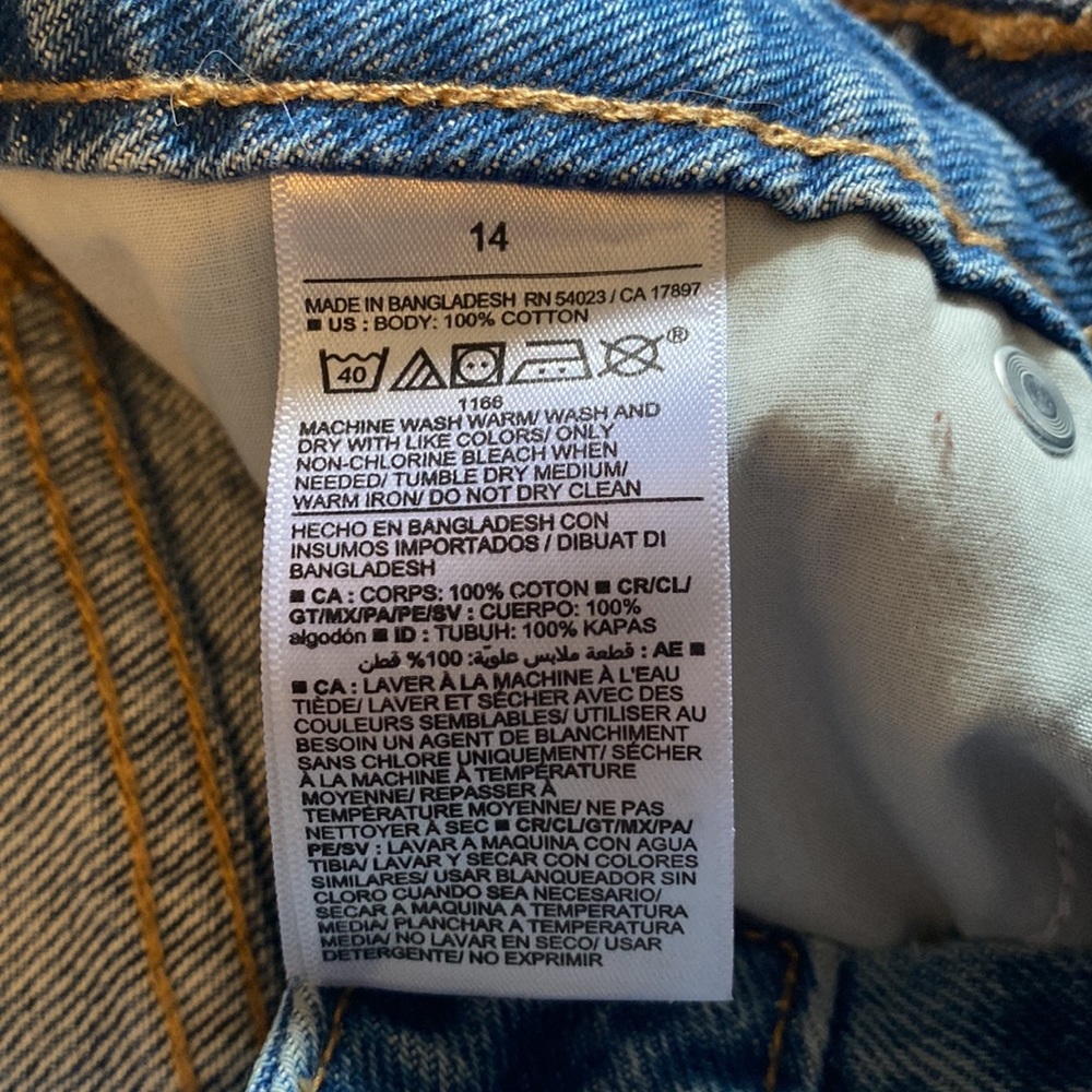 Old Navy O.G. High-Rise distressed denim jean short shorts - Picture 8 of 9
